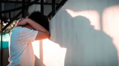 Descubre qué son y qué síntomas tienen los traumas infantiles - Adeslas Salud y Bienestar 