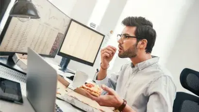 Descubre qué es el hambre emocional y cómo gestionarlo – Adeslas Salud y Bienestar 