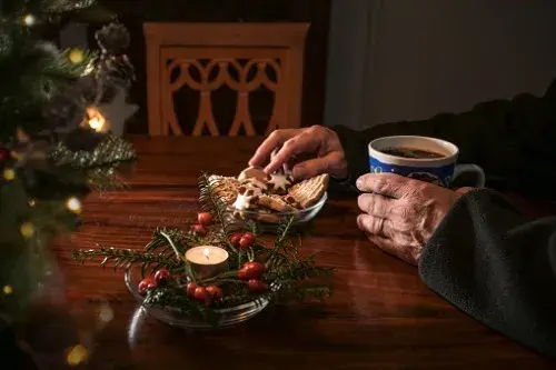 Síndrome de la silla vacía: cómo superar las ausencias en Navidad