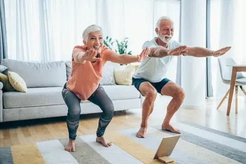 Ejercicios de equilibrio: cómo mejorar tu salud y prevenir accidentes