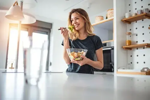 Com s’ha de preparar el cos per a un embaràs: nutrició, hàbits i rutines d’exercici